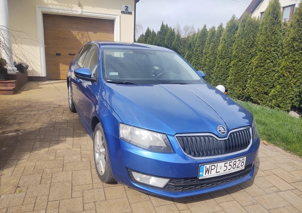 Skoda Octavia cena 31900 przebieg: 324000, rok produkcji 2015 z Gdańsk małe 781